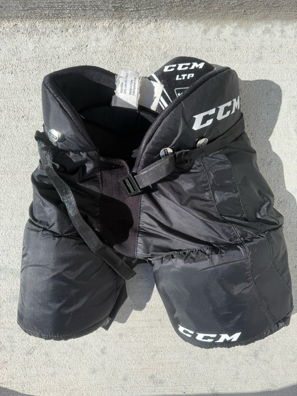 Youth: CCM LTP Youth Small Black Ice Hockey Pants Breezers Learn To Play YTH Lg